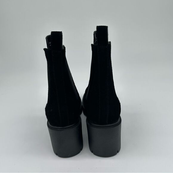 Jolt Chelsea Boot (Women)
Lisa Vicky - Picture 4 of 7